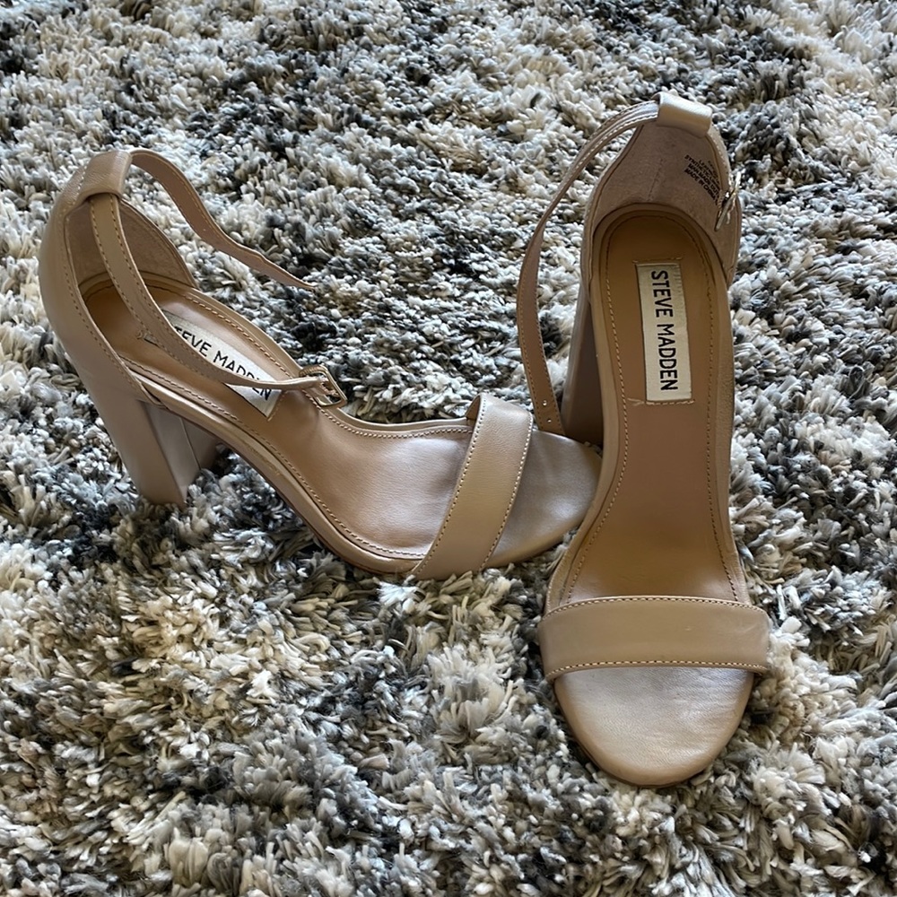 Steve Madden Beige heels